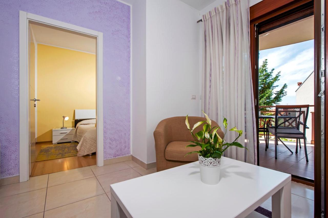 Apartments And Rooms Camaiore Rovinj Eksteriør bilde